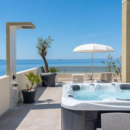 Penthouse Golden View With Private Jacuzzi And 100m2 Terrace - Exklusiv * Makarská