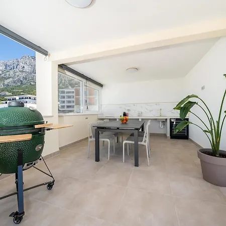 Penthouse Golden View With Private Jacuzzi And 100m2 Terrace - Exklusiv * Макарська