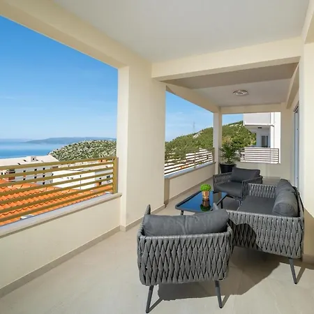 Penthouse Golden View With Private Jacuzzi And 100m2 Terrace - Exklusiv