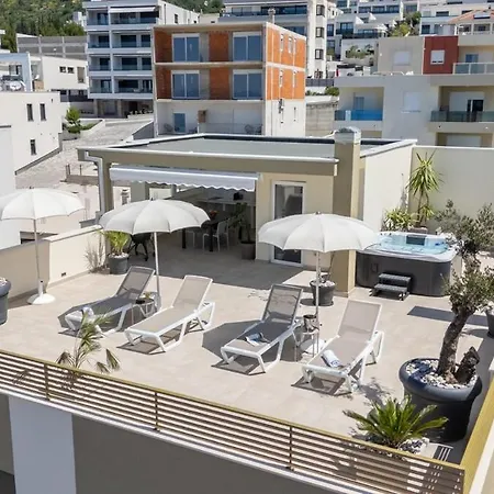 Lägenhet Penthouse Golden View With Private Jacuzzi And 100m2 Terrace - Exklusiv Makarska