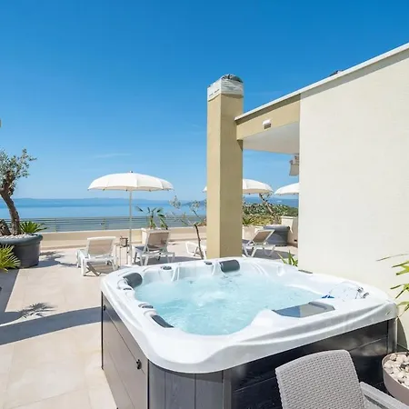 Апартаменти Penthouse Golden View With Private Jacuzzi And 100m2 Terrace - Exklusiv *