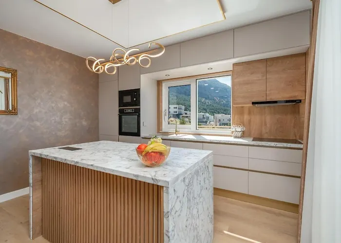 Penthouse Golden View With Private Jacuzzi And 100m2 Terrace - Exklusiv *