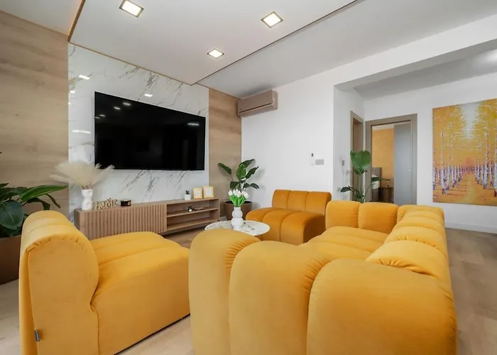 Penthouse Golden View With Private Jacuzzi And 100m2 Terrace - Exklusiv