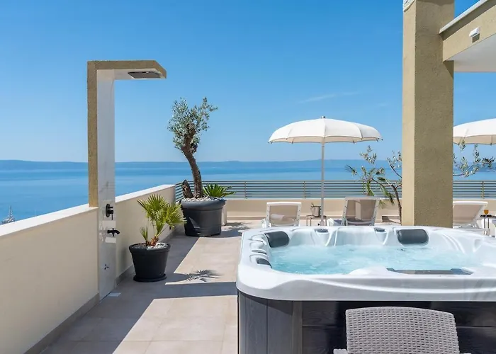 Penthouse Golden View With Private Jacuzzi And 100m2 Terrace - Exklusiv * Makarska