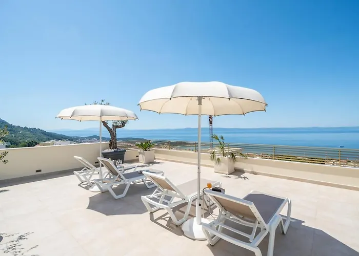 Penthouse Golden View With Private Jacuzzi And 100m2 Terrace - Exklusiv Apartman Makarska
