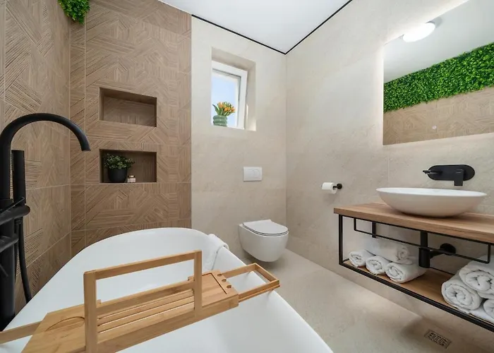 Penthouse Golden View With Private Jacuzzi And 100m2 Terrace - Exklusiv *