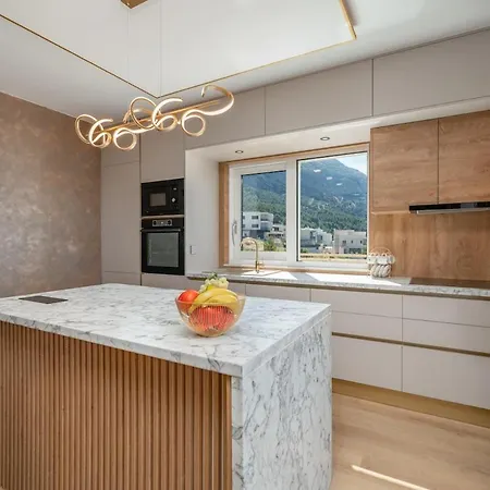 Penthouse Golden View With Private Jacuzzi And 100m2 Terrace - Exklusiv *