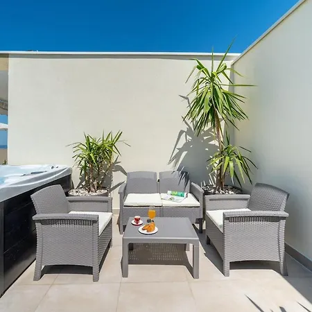 アパート Penthouse Golden View With Private Jacuzzi And 100m2 Terrace - Exklusiv